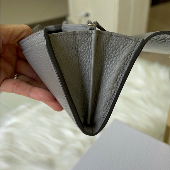 Auth Gucci Wallet - Picture 10 of 17